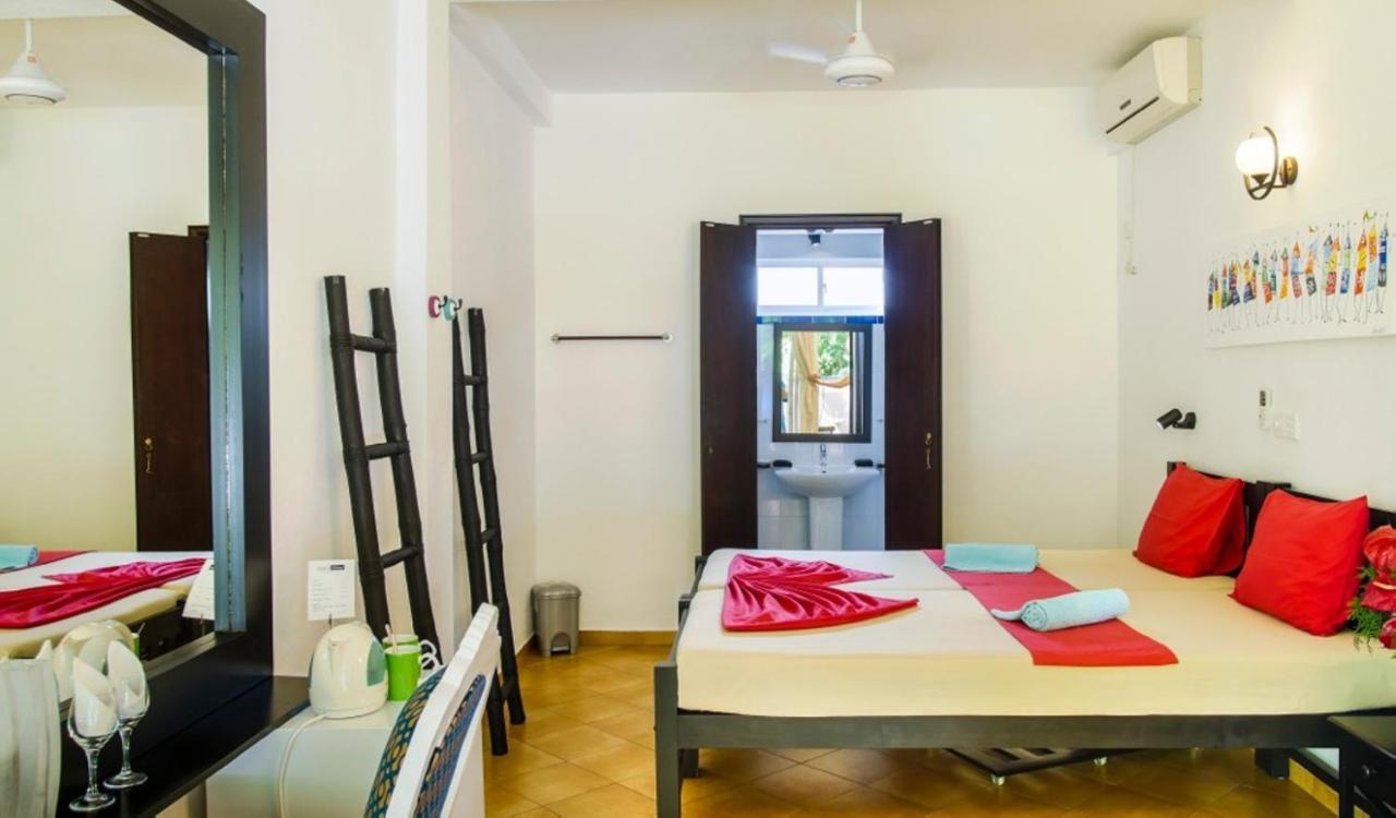 Апартаменты Sophie House Хиккадува Экстерьер фото