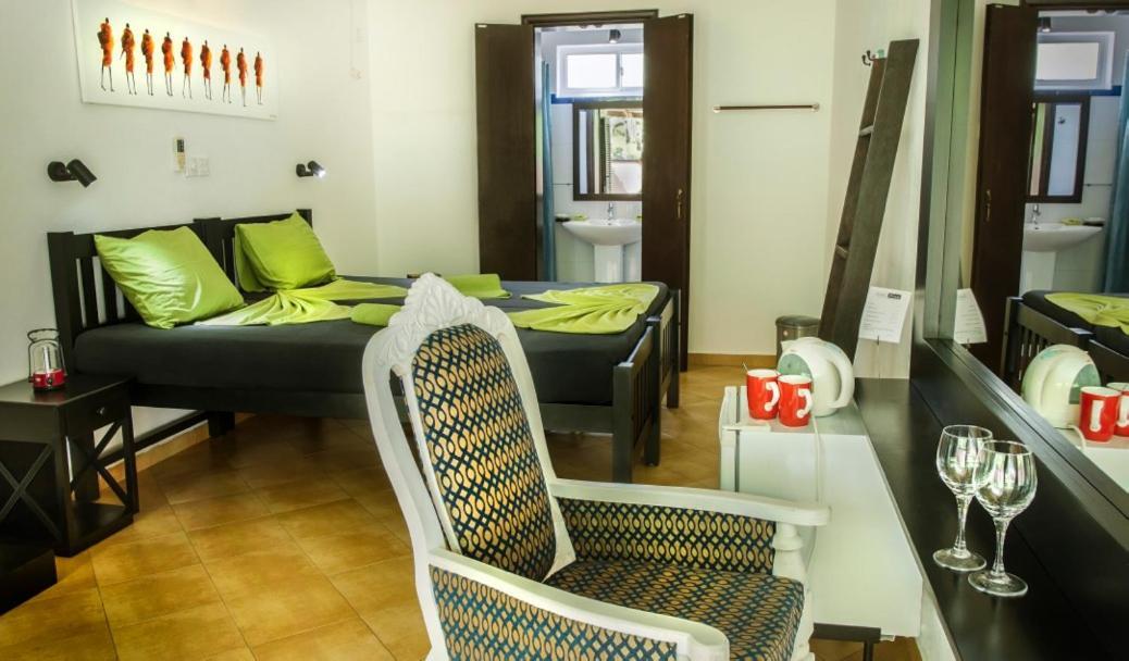 Апартаменты Sophie House Хиккадува Экстерьер фото